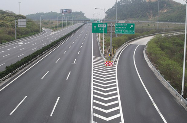 道路划线施工交通标线的标划...